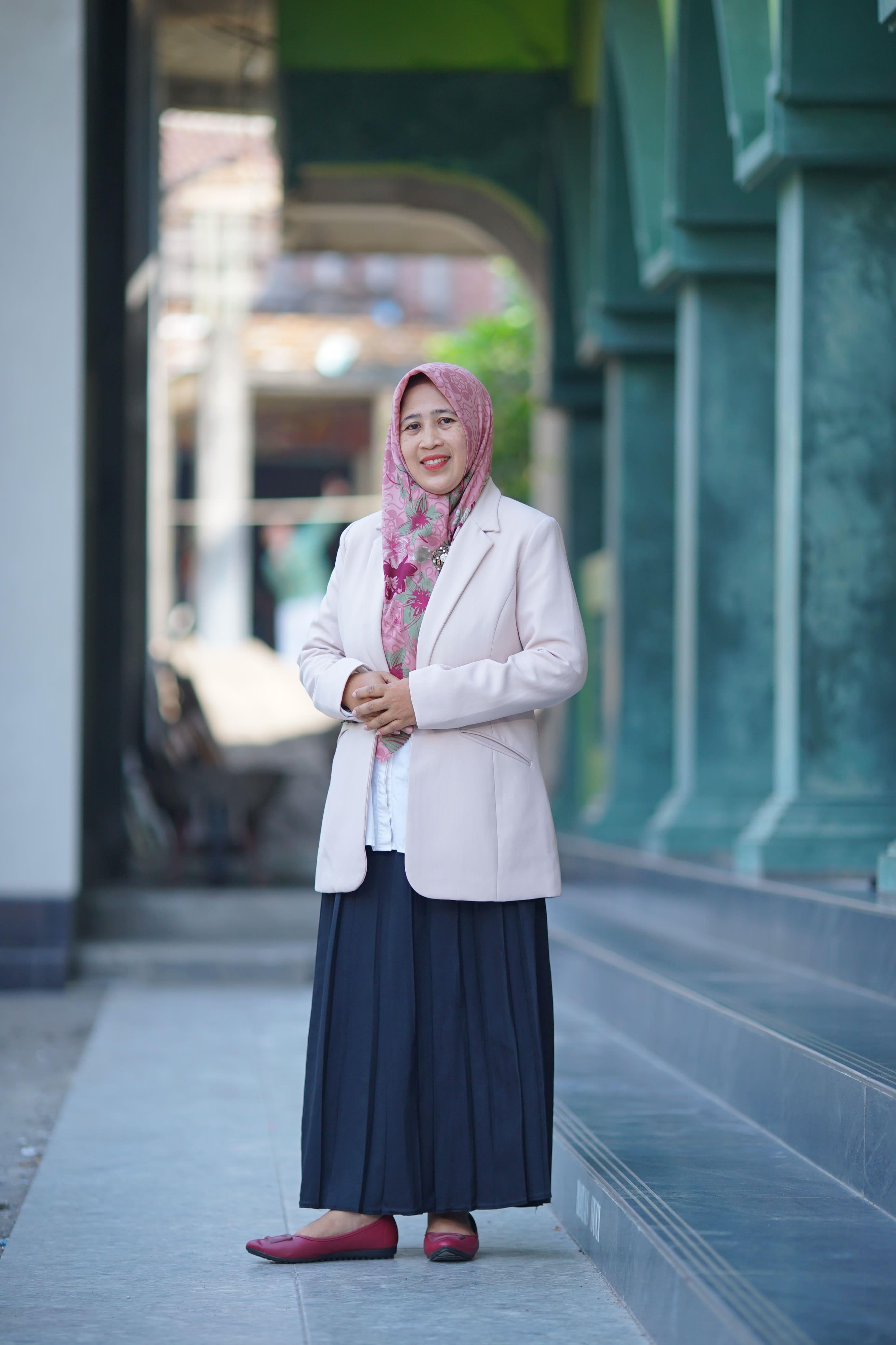 Hj. Suyanti, S.Pd